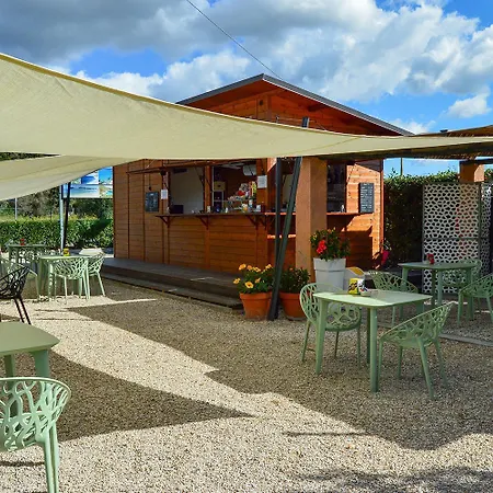 アパートホテル Pozzo Al Moro Village 3*
