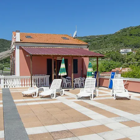 Pozzo Al Moro Village マリーナ・ディ・カンポ