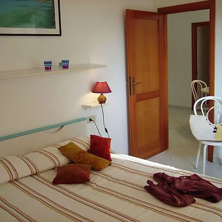 מלון דירות Pozzo Al Moro Village 3*