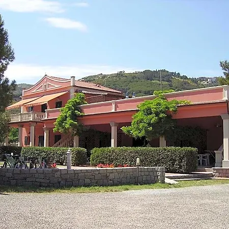 Pozzo Al Moro Village Ξενοδοχείο με διαμερίσματα